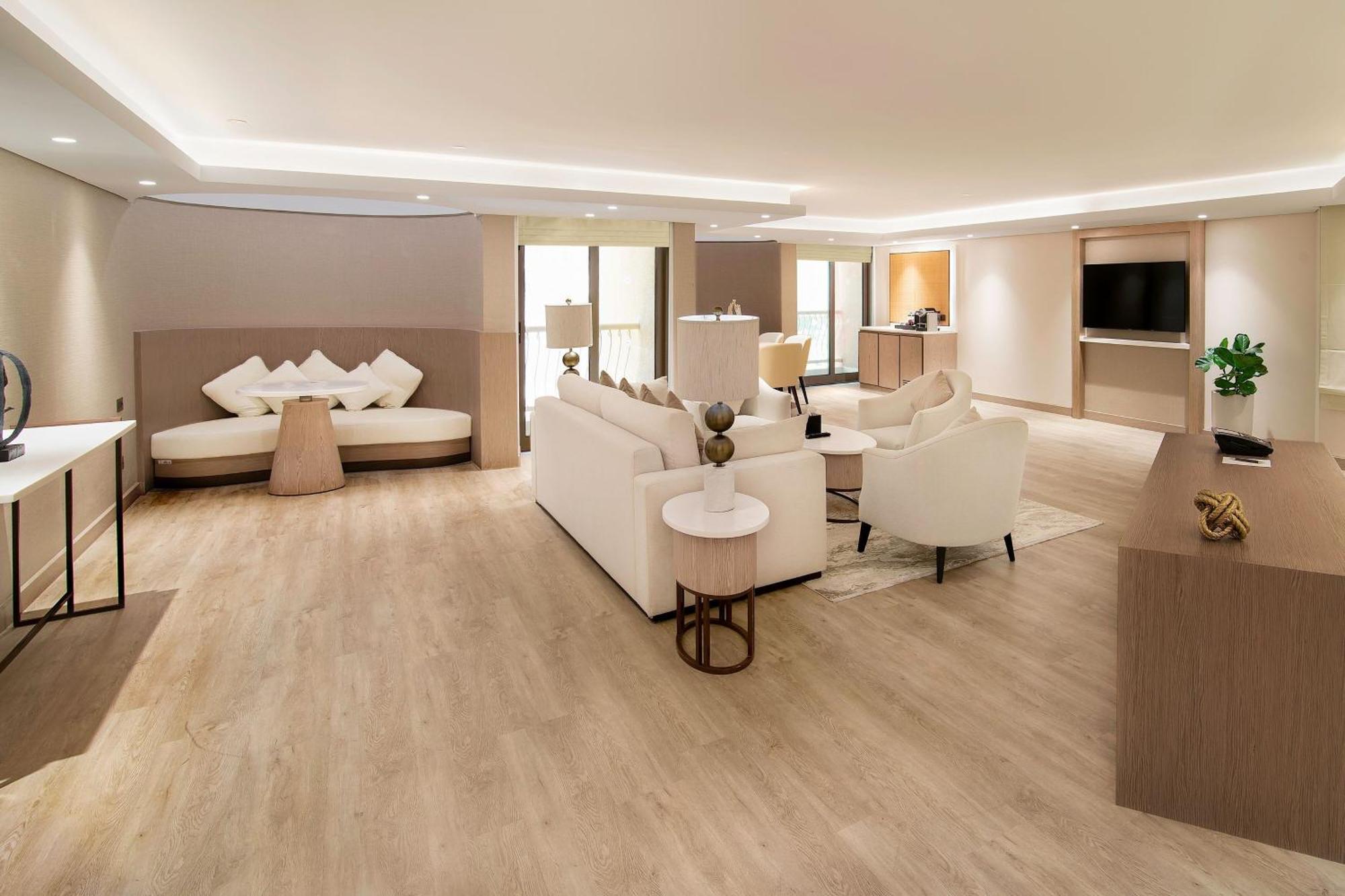 Sheraton & 5* Abu Dhabi
