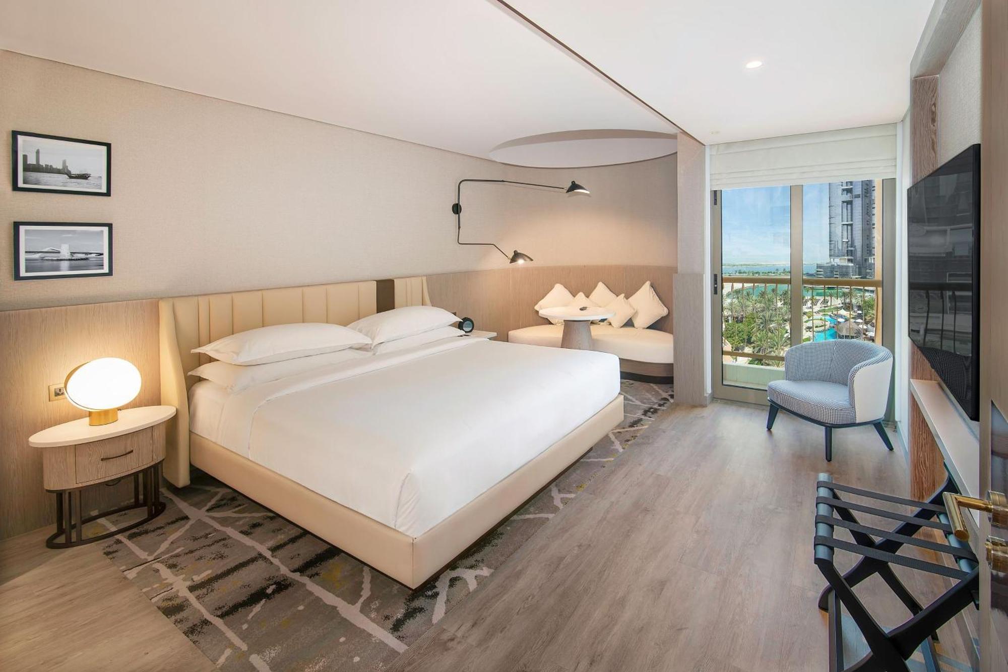 Sheraton & 5*