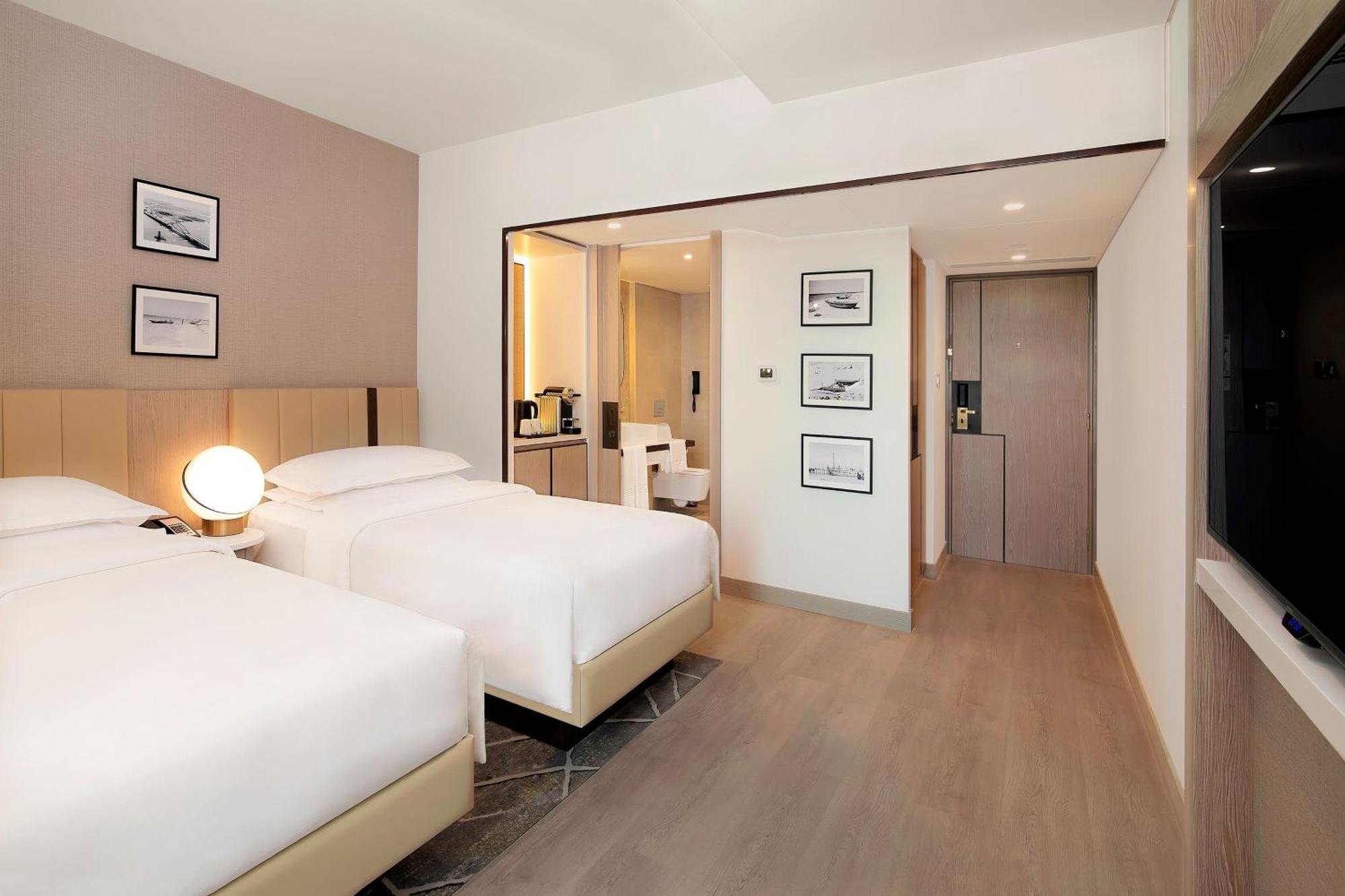 Sheraton & Abu Dhabi