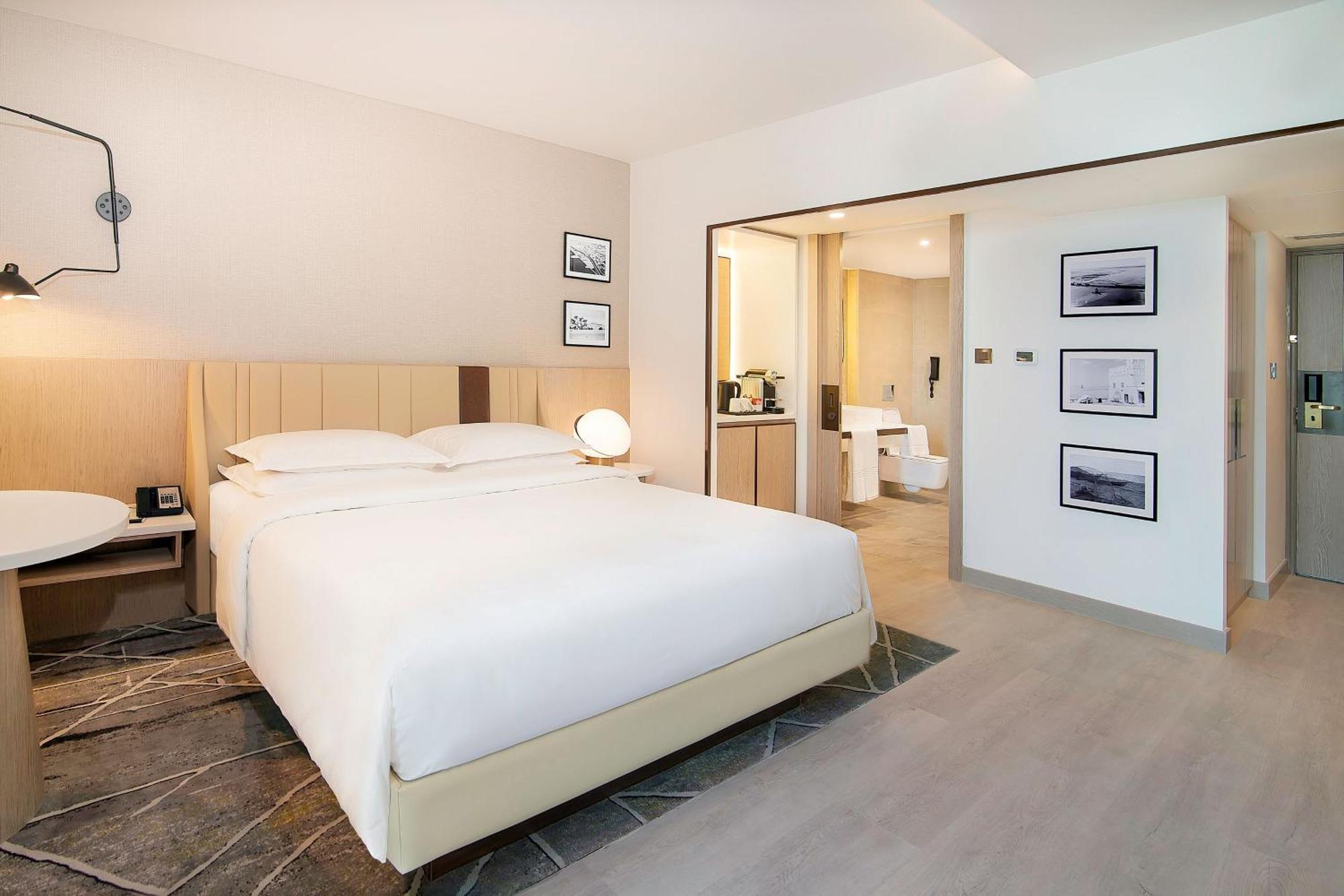 Sheraton & 5*